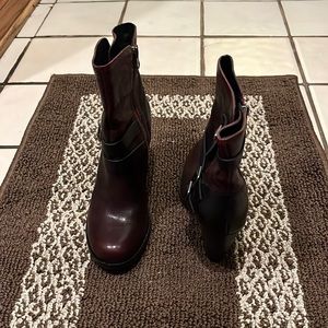 Kirk and ease burgundy booties, size 7